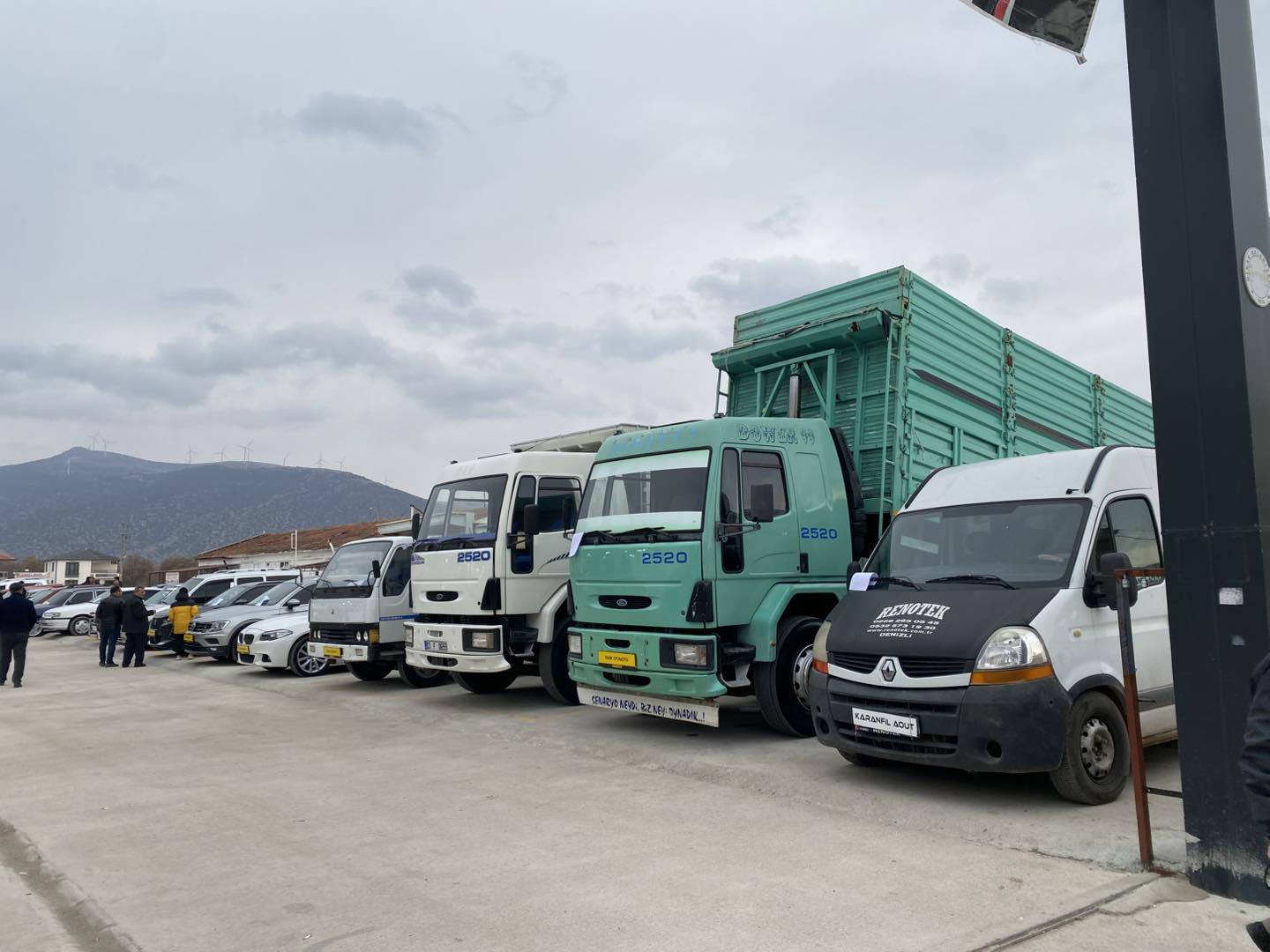 Dinar Açık Oto Pazarı Yoğun İlgi Görüyor!