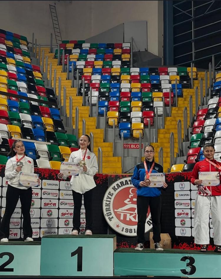 34. Uluslararası Boğaz İçi Karate Turnuvası’nda Tuğba Süngü Şampiyon Oldu!