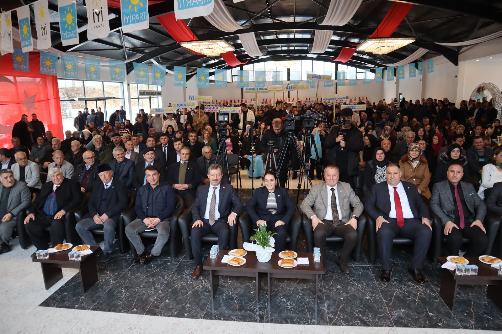 İYİ Parti Afyonkarahisar’da Şov Yaptı!