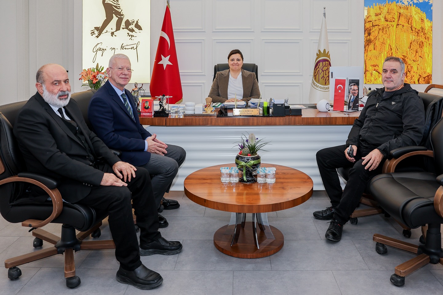 afyonkarahisar belediye başkanı burcu köksal