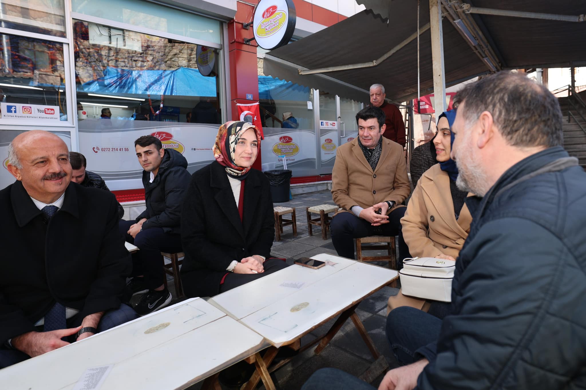 Afyon Valisi Tarihi Uzun Çarşı’da Esnafla Buluştu!