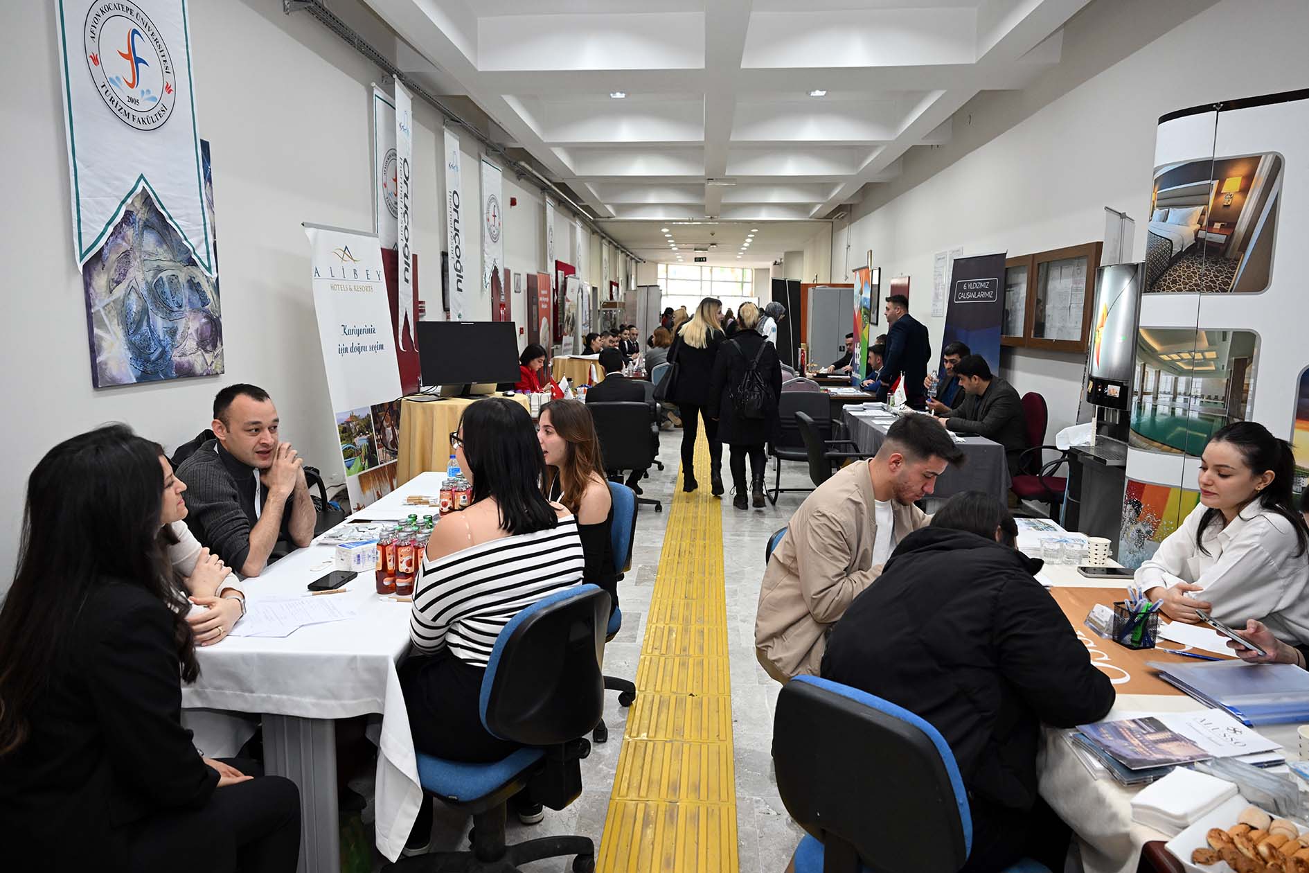 Bavulunu topla, kariyer yolculuğun başlıyor: Afyon Kocatepe Üniversitesi’nde büyük buluşma!