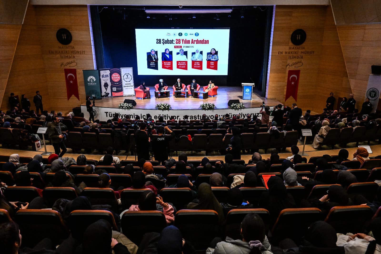 Afyon Valisi, Kocaeli Üniversitesi’nde düzenlenen panele katıldı!