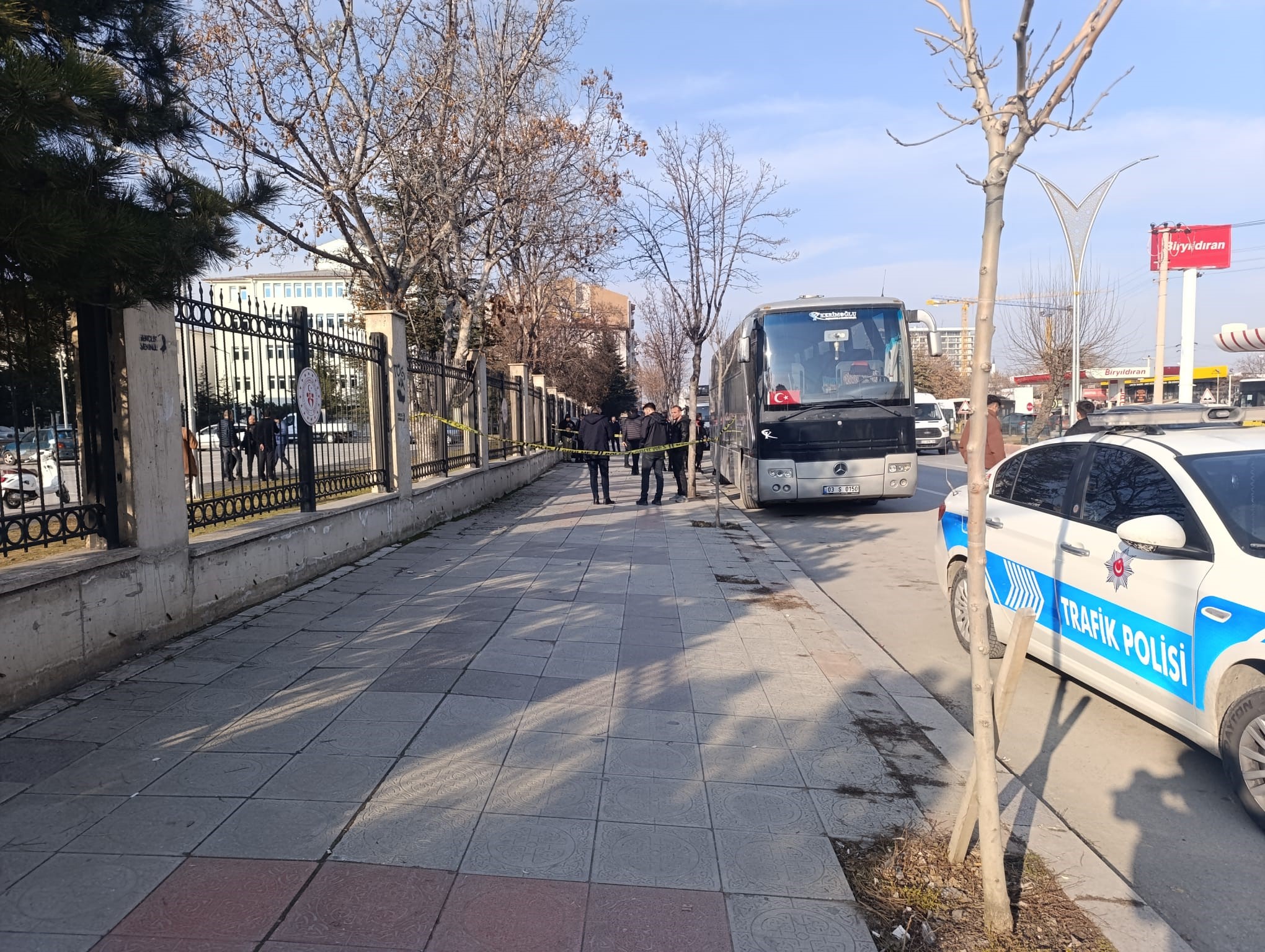 Afyon’da birbirlerine bıçak ve silahla saldıran dolmuş şoförleri