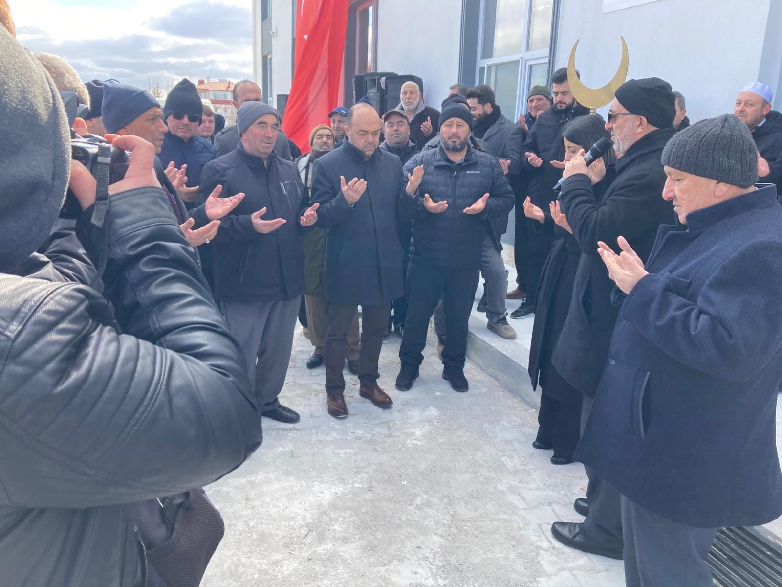 İscehisar Bilal-i Habeş-i Camii ibadete açıldı