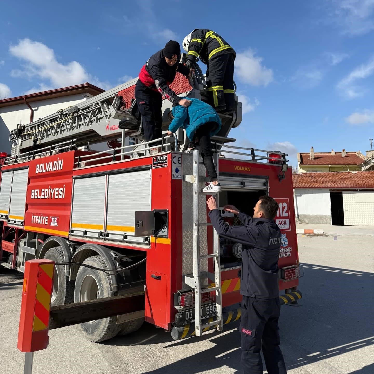 Afyon’da yangın tatbikatı gerçeğini aratmadı!