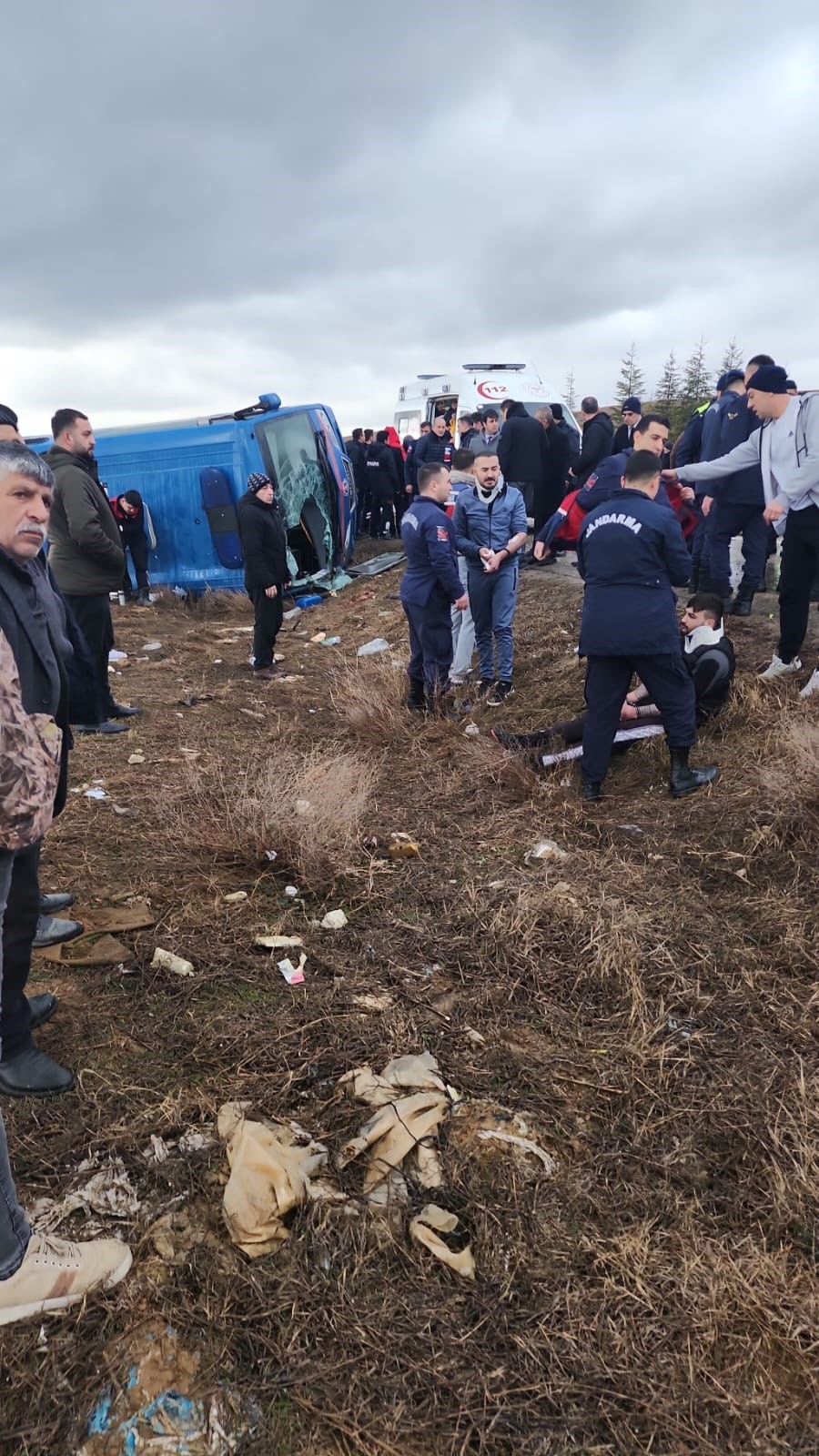 Afyon’da cezaevi aracı devrildi, 14 kişi yaralandı!