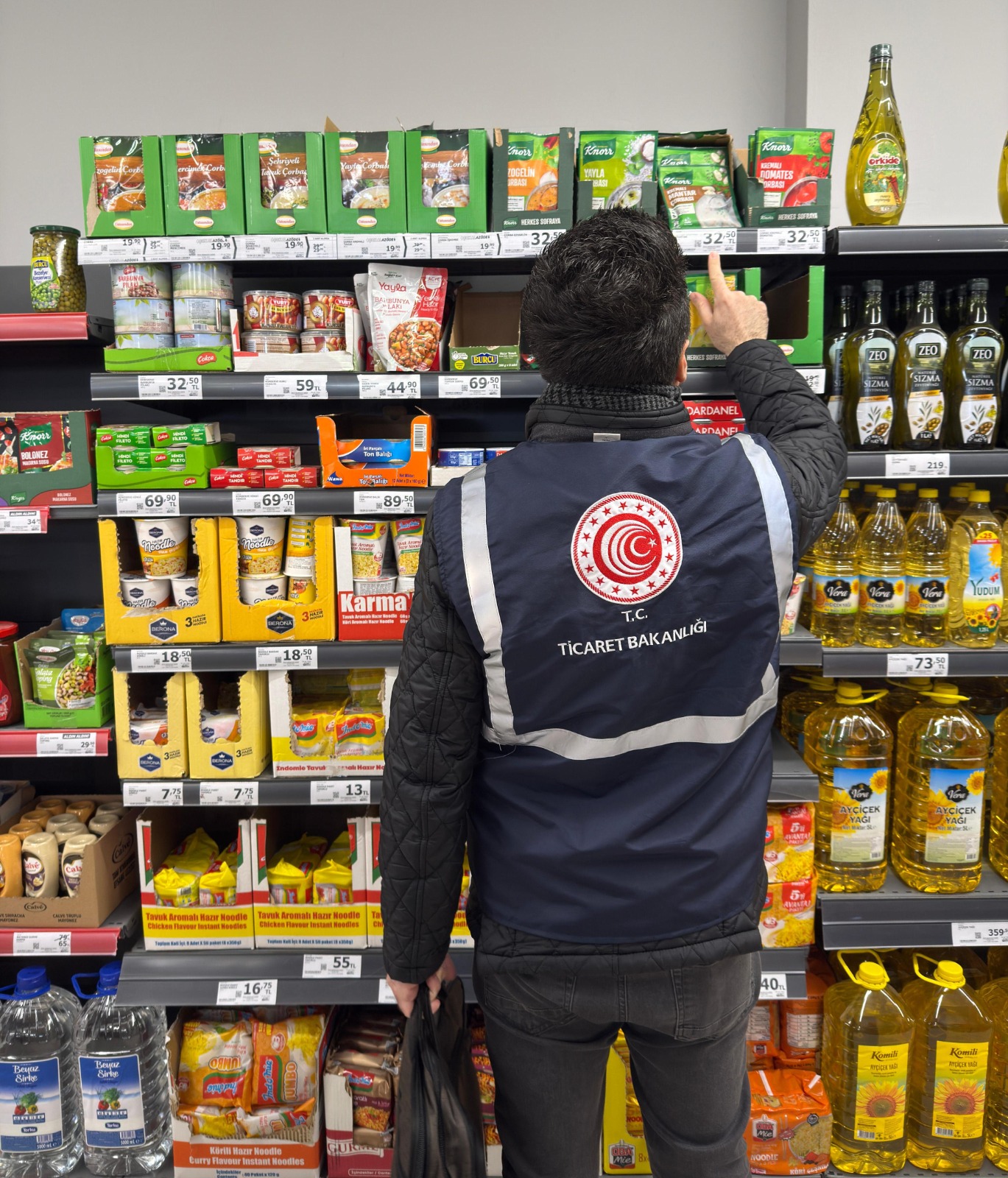 Afyon’da stokçulara ve fırsatçılara kötü haber: Cezalar cep yakacak