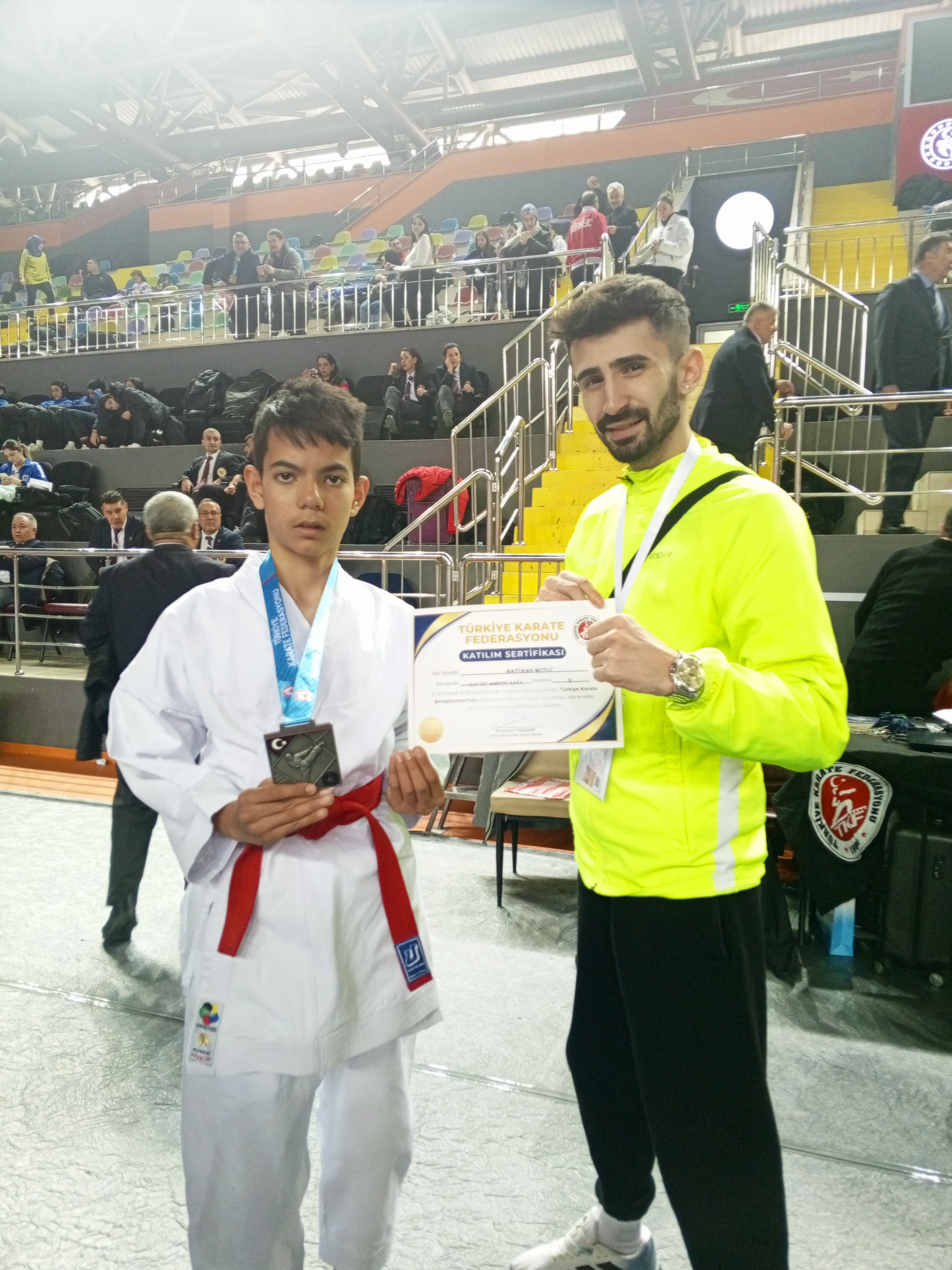 Afyonlu karate sporcusunun büyük başarısı