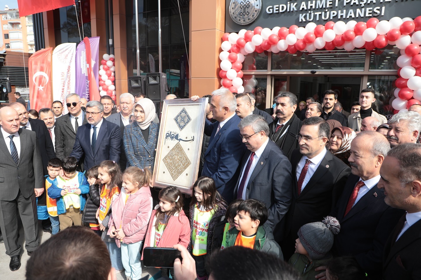 Afyon’un Tarihi Canlanıyor: Bakan Ersoy’dan Restorasyon Atağı!