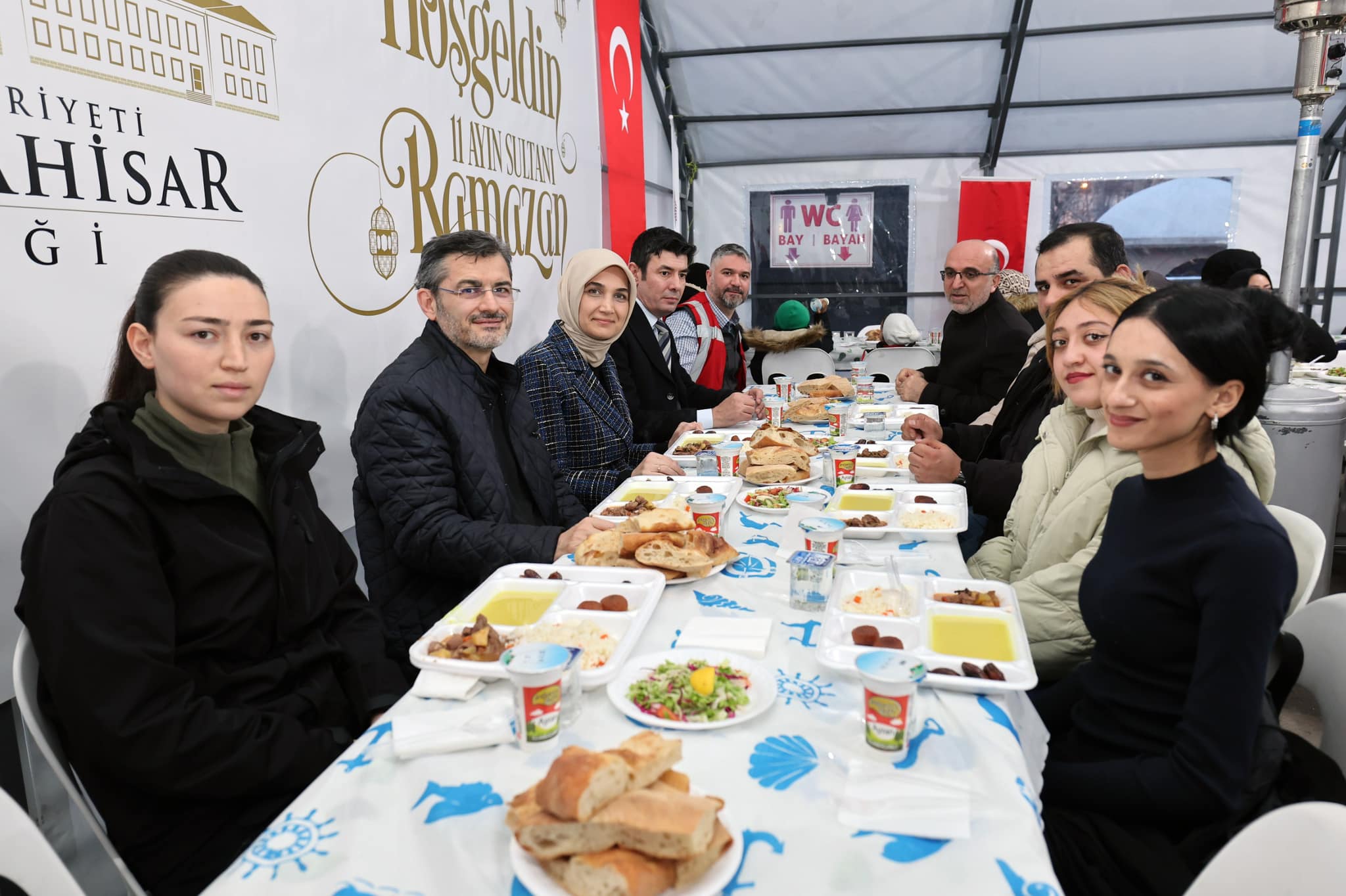 Afyon Valisi Yiğitbaşı, iftar sofrasında gönülleri ısıttı!