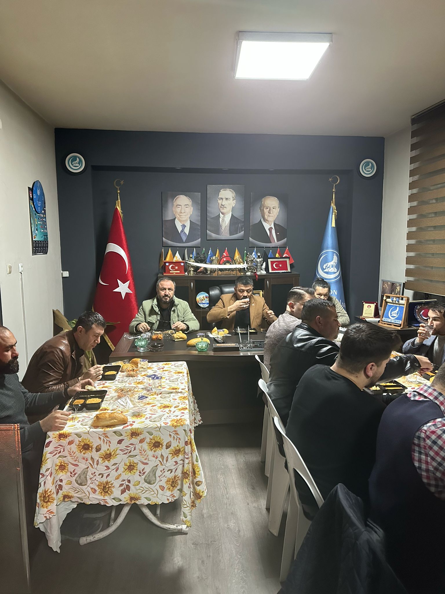 Ülkü Ocakları Afyon’da iftarda buluştu: Biz büyük bir aileyiz