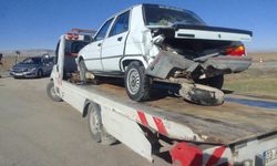 Afyon'da İki otomobilin çarpıştığı kazada sürücüler yaralandı