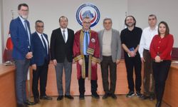 AFSÜ’de Kadrosu Yükselen Prof. Dr. Doğan Cübbesini Giydi!