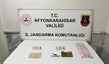 Afyon'da uyuşturucu operasyonunda 5 kişi gözaltına alındı