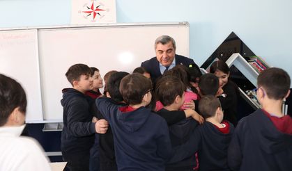 Afyon Milli Eğitim Müdürü öğrencilerle çocukluğuna döndü!