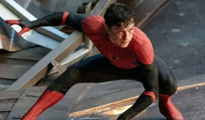 Tom Holland’ın Oynadığı Örümcek Adam 4’ün Vizyon Tarihi Ertelendi!