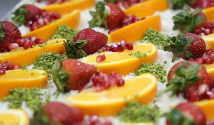 Osmanlı saraylarından iftar sofralarına: Tadı damağınızda kalacak Güllaç tarifi!