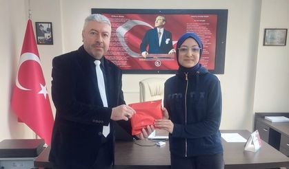 Bolvadinli lise öğrencisinden İstiklal Marşı yarışmasında büyük başarı