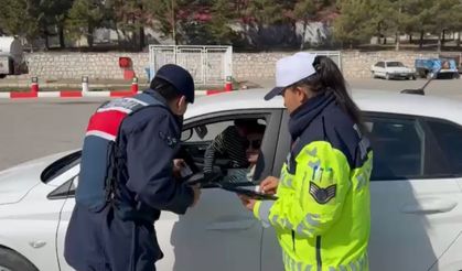 Afyon’da kurallara uymayan 30 sürücüye cezai işlem uygulandı