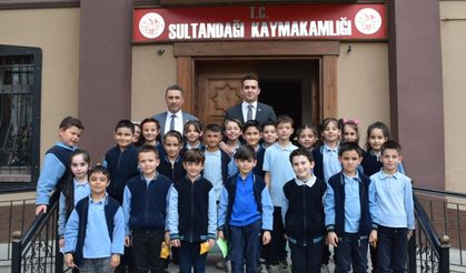Sultandağı Kaymakamı miniklere mesleğini anlattı