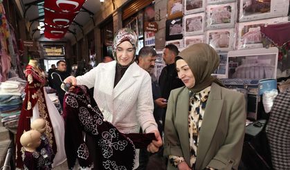 Afyon Valisi Kübra Güran Yiğitbaşı Bedesten ve Uzun Çarşı Esnafını Ziyaret Etti
