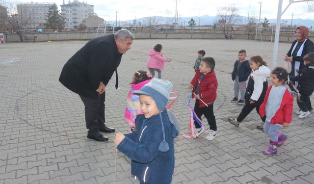 İl Müdürü Sünnetci, öğretmen ve öğrencilerle bir araya geldi!