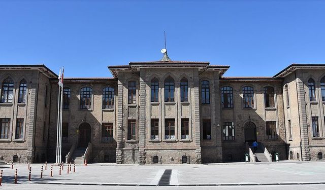 Afyon’da bu liseden iki Cumhurbaşkanı, üç Bakan mezun olmuştu!